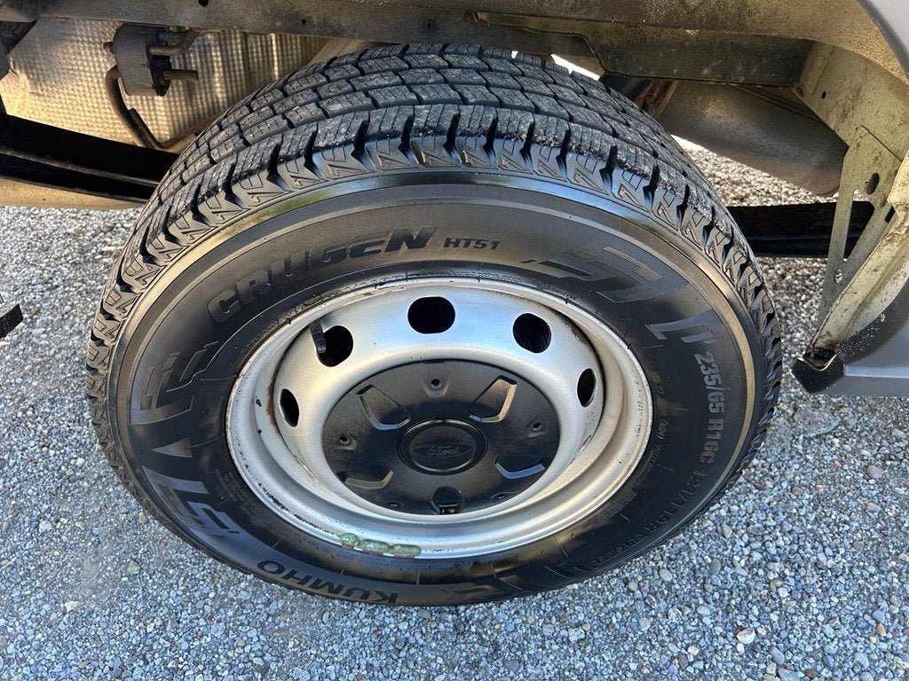 Used 2018 Ford Transit 250 148 Medium Roof RWD image 28