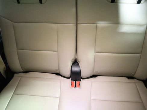 Used 2023 Ford Explorer Limited image 43