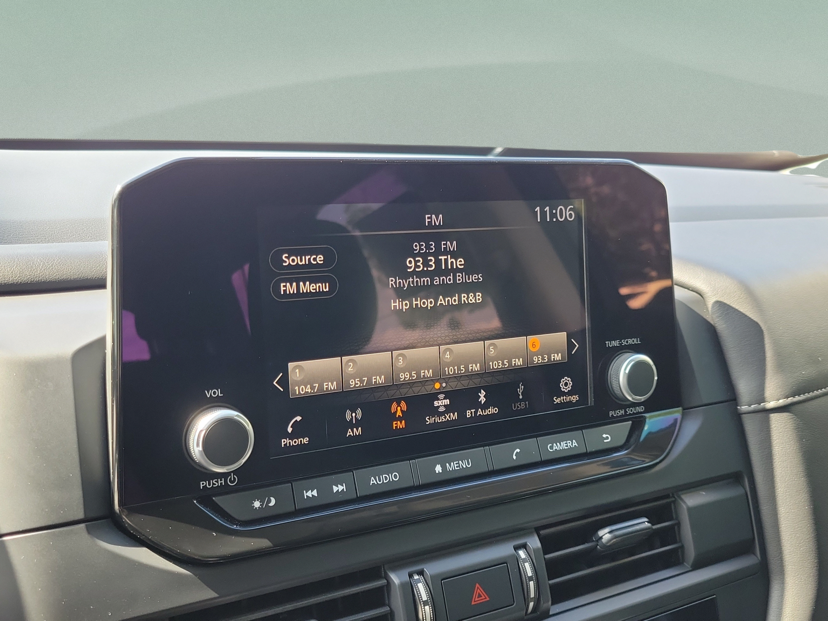 Certified 2025 Nissan Pathfinder S FWD image 24