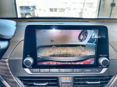 Used 2023 Nissan Altima 2.5 SV image 17