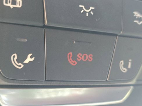 Used 2017 Mercedes-Benz C 300 Sedan image 7