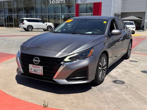 Certified 2023 Nissan Altima 2.5 SV w/ SV Premium Package FWD image 4