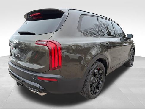 Used 2022 Kia Telluride EX w/ EX Premium Package image 5