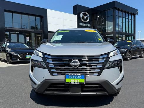Used 2024 Nissan Rogue S FWD image 3