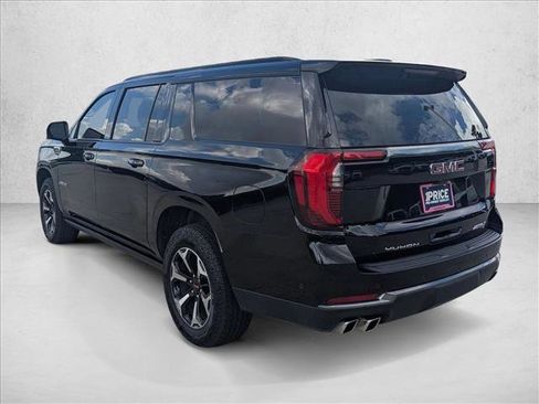 Used 2025 GMC Yukon XL AT4 w/ AT4 Premium Plus Package AWD/4WD image 8