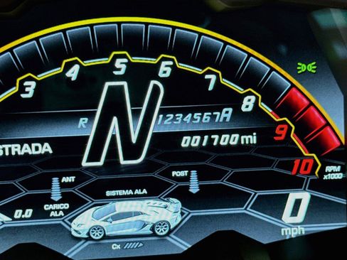 Used 2020 Lamborghini Aventador SVJ AWD/4WD image 18