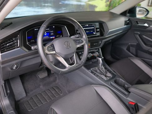 Used 2022 Volkswagen Jetta SE FWD image 14