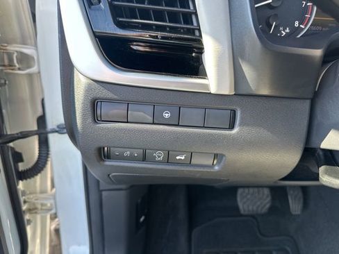 Used 2023 Nissan Rogue SL w/ SL Premium Package image 13