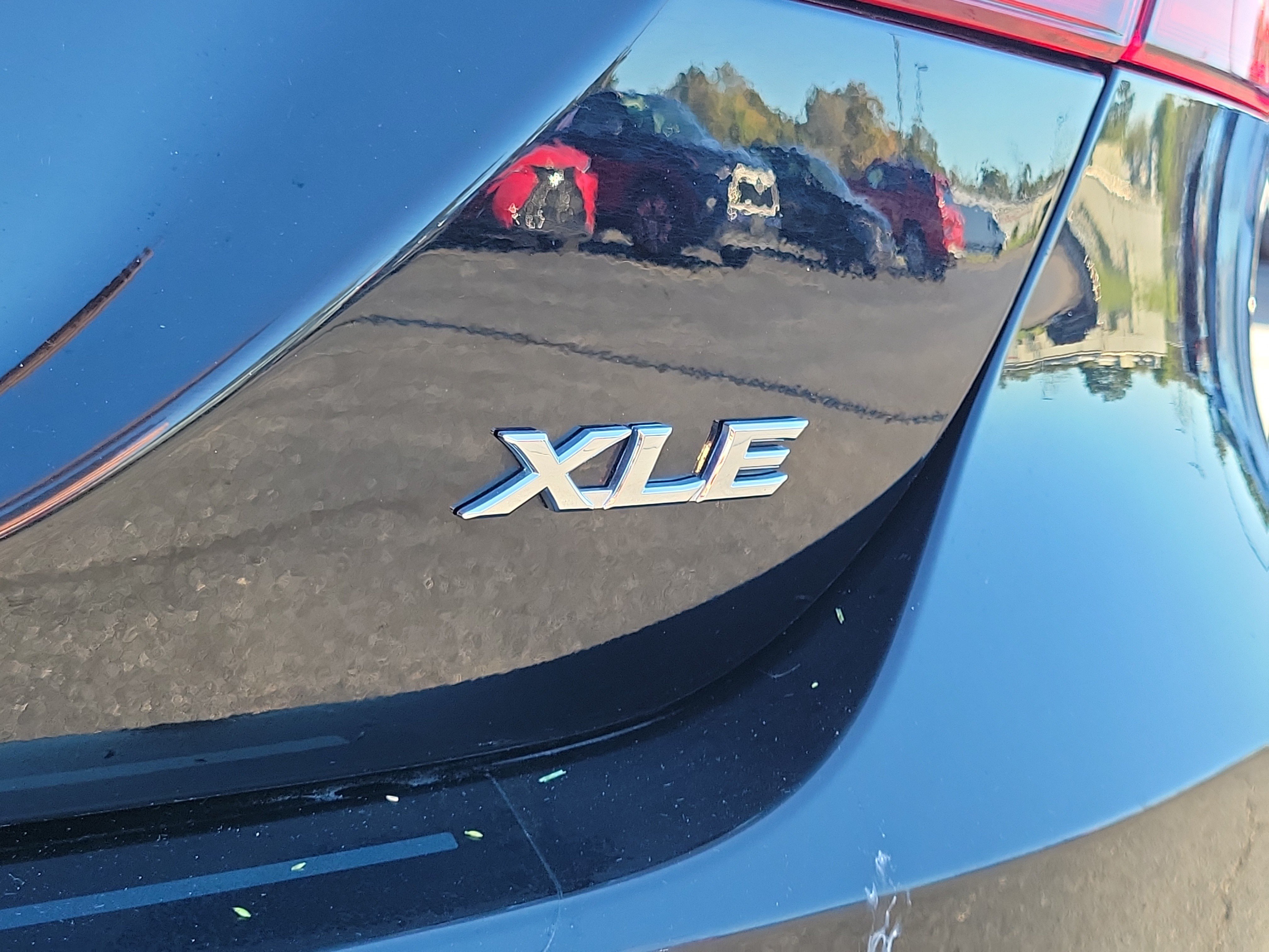 Used 2024 Toyota Camry XLE w/ Navigation Package FWD image 7