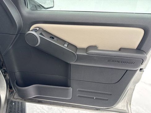 Used 2008 Ford Explorer XLT image 22