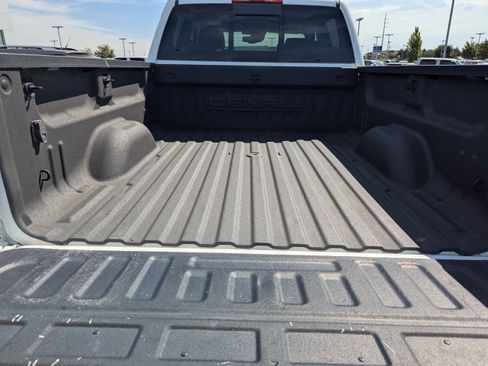 Used 2015 GMC Sierra 2500 Denali w/ Duramax Plus Package AWD/4WD image 30