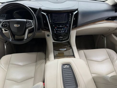 Used 2019 Cadillac Escalade Luxury RWD image 52