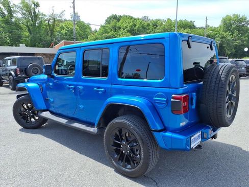 Used 2022 Jeep Wrangler Unlimited Sahara AWD/4WD image 6
