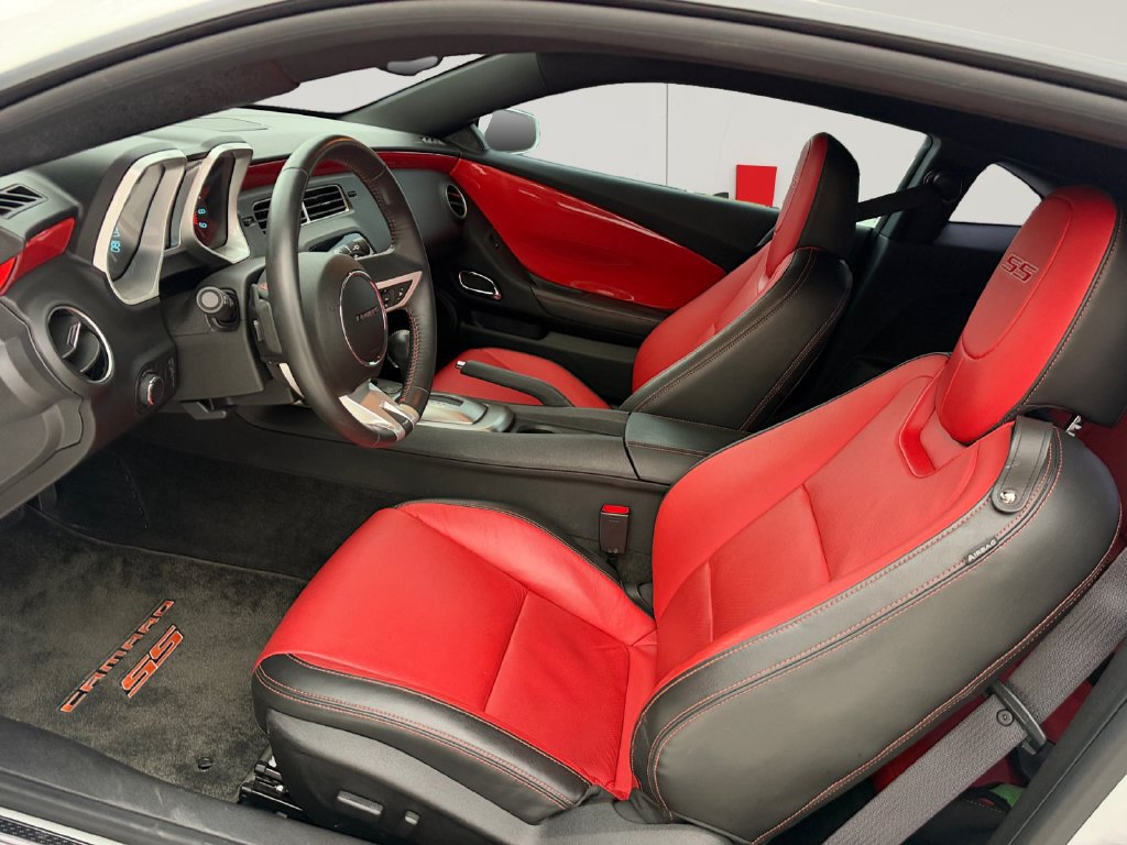 Used 2010 Chevrolet Camaro SS w/ RS Package RWD image 10