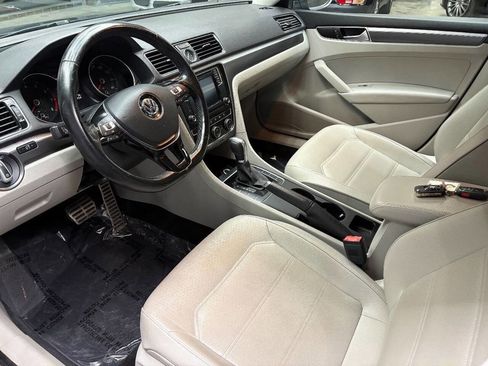 Used 2017 Volkswagen Passat 1.8T R-Line image 22