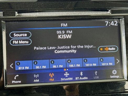 Used 2020 Nissan Rogue SV w/ Premium Package image 35