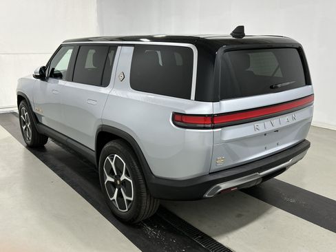 Used 2024 Rivian R1S Adventure AWD/4WD image 3