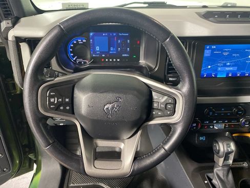 Used 2023 Ford Bronco Badlands w/ Sasquatch Package AWD/4WD image 14