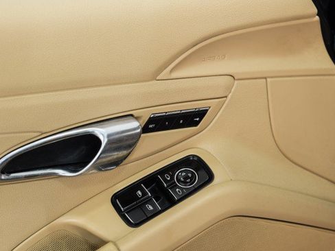 Used 2015 Porsche Cayman RWD image 32