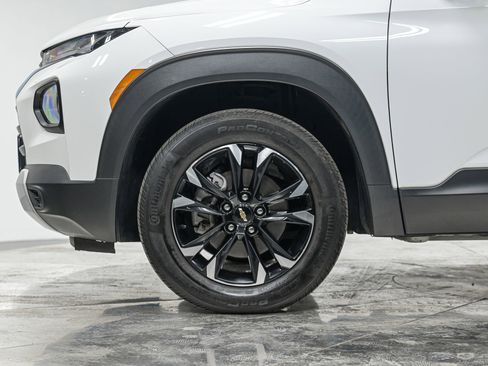 Used 2023 Chevrolet TrailBlazer LT image 3