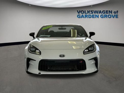 Used 2022 Toyota GR86 w/ ALL Weather Mat Package (TMS) RWD image 3