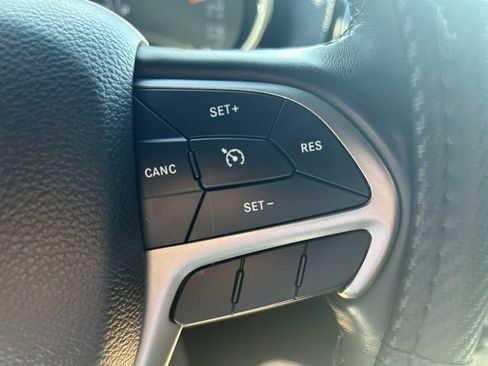 Used 2020 Jeep Grand Cherokee Limited w/ Premium Lighting Group image 20