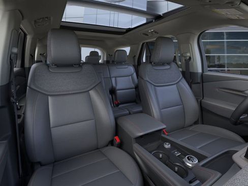 New 2025 Ford Explorer Active w/ Active Comfort Package image 10