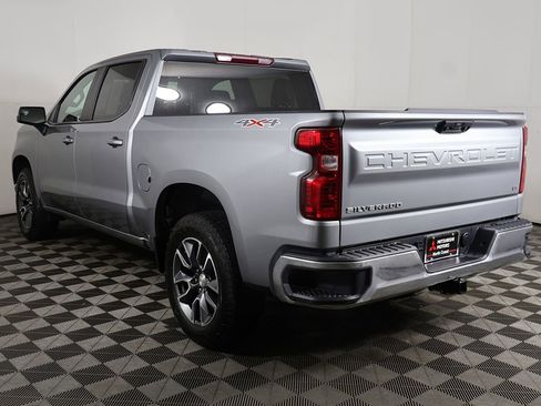Used 2024 Chevrolet Silverado 1500 LT AWD/4WD image 8