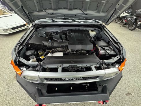 Used 2014 Toyota FJ Cruiser 4WD w/ Convenience Package image 34