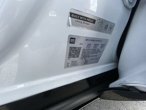 Certified 2026 Chevrolet Traverse RS FWD image 34