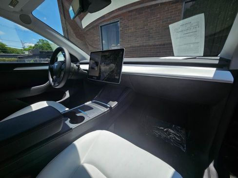 Used 2024 Tesla Model Y Long Range RWD image 55