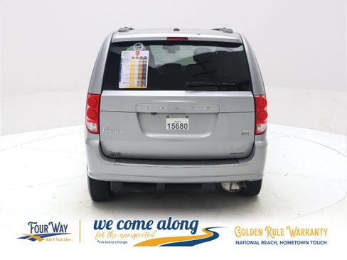 Used 2016 Dodge Grand Caravan SXT FWD image 6