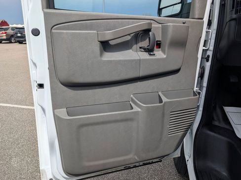 Used 2025 Chevrolet Express 2500 Extended w/ Driver Convenience Package RWD image 7