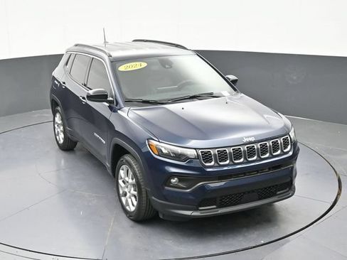 Used 2024 Jeep Compass Latitude AWD/4WD image 62