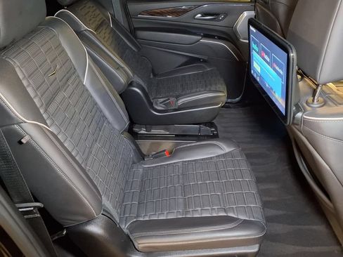 Certified 2024 Cadillac Escalade ESV Premium Luxury Platinum AWD/4WD image 22