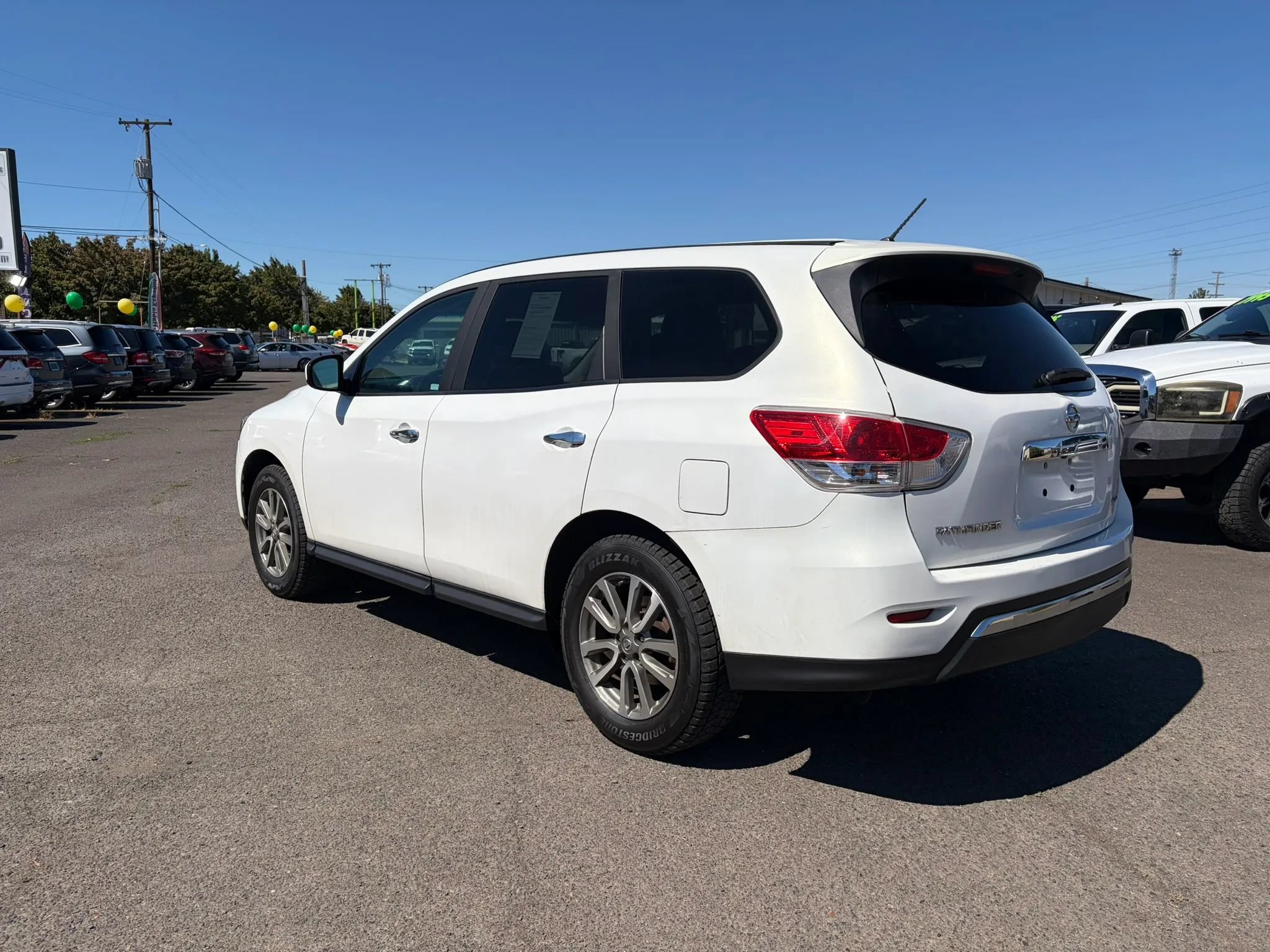 Used 2014 Nissan Pathfinder SL AWD/4WD image 5