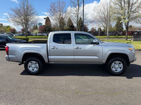 Used 2021 Toyota Tacoma SR AWD/4WD image 8