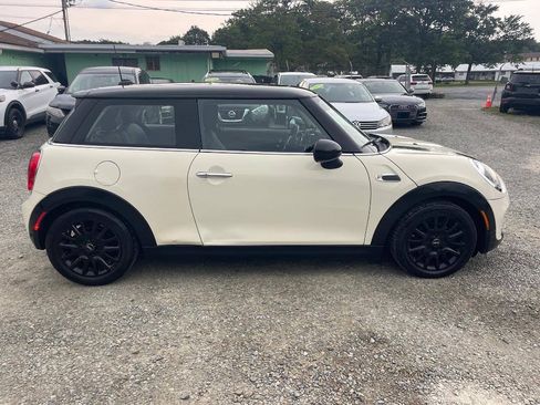 Used 2019 MINI Cooper 2-Door Hardtop FWD image 9