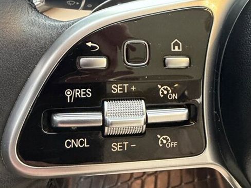 Used 2022 Mercedes-Benz GLC 300 4MATIC w/ Premium Package Lite image 33