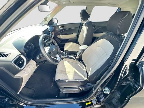 Used 2022 Hyundai Venue SEL FWD image 19