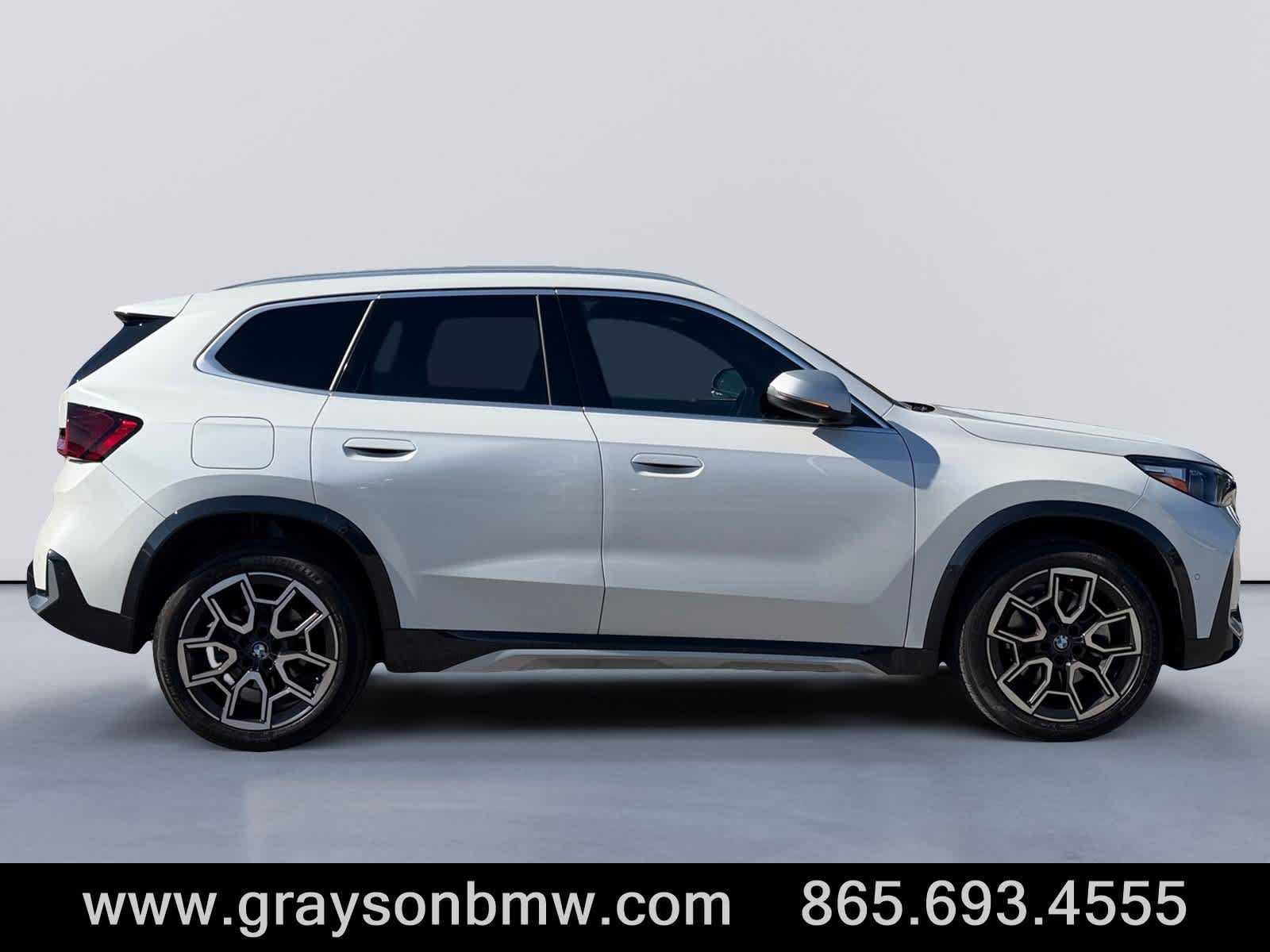 Used 2023 BMW X1 xDrive28i w/ Convenience Package AWD/4WD image 2