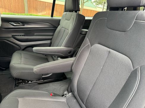 Used 2025 Jeep Grand Cherokee L Laredo w/ Luxury Tech Group I image 32