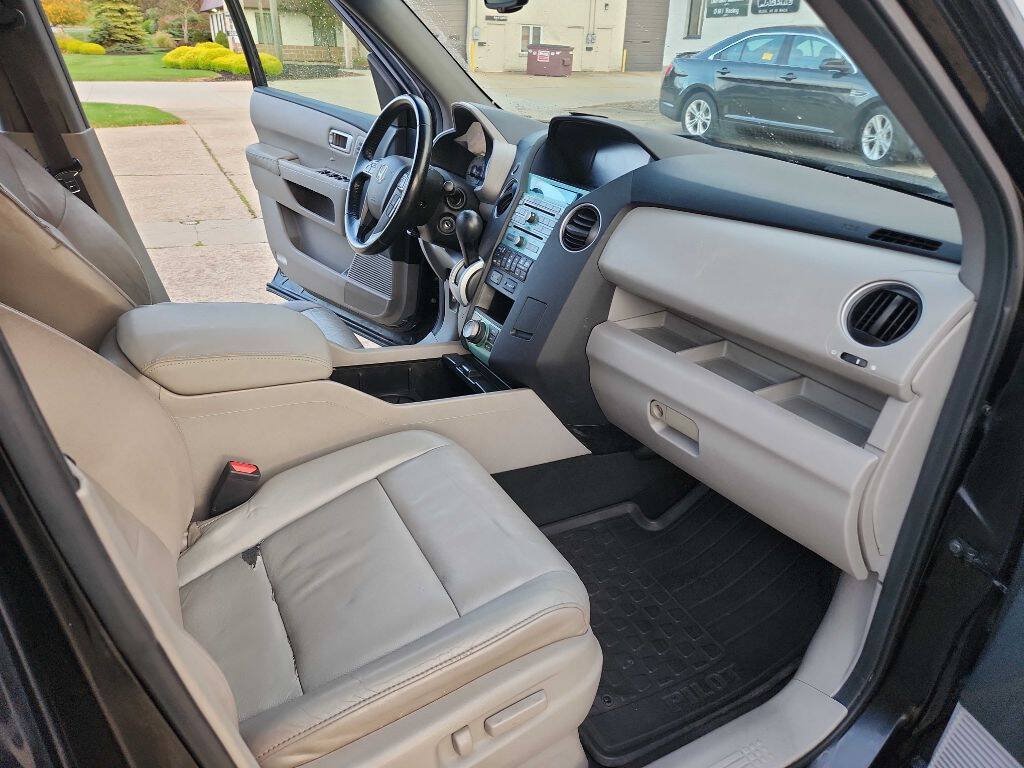 Used 2010 Honda Pilot Touring image 11