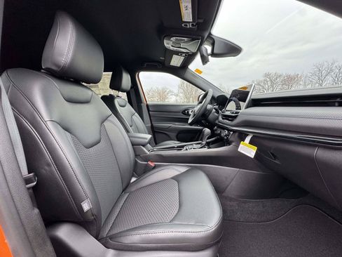 New 2026 Jeep Compass Latitude AWD/4WD image 14