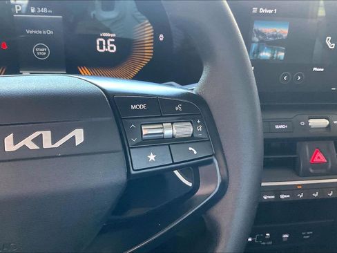 Used 2025 Kia K4 FWD image 9