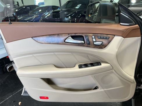 Used 2015 Mercedes-Benz CLS 63 AMG S-Model image 28