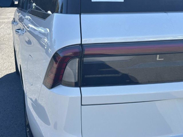 New 2027 Lincoln Navigator Reserve AWD/4WD image 11