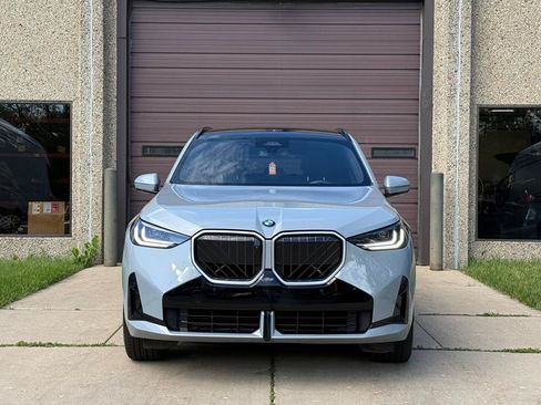 Used 2025 BMW X3 xDrive30i AWD/4WD image 2