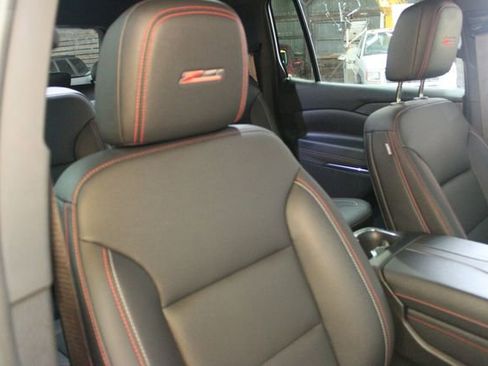 Used 2024 Chevrolet Traverse Z71 image 11