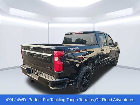 Used 2022 Chevrolet Silverado 1500 Custom w/ LPO, Dark Essentials Package AWD/4WD image 2